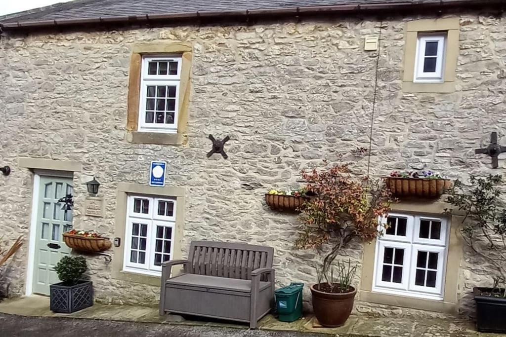 Peak District - 1 Harrow Cottage - Great Longstone 外观 照片